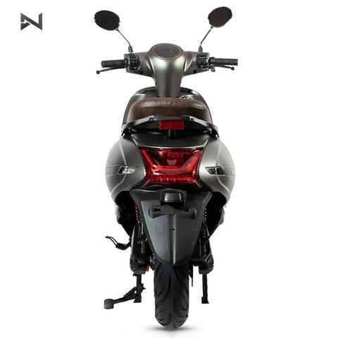 Scuterul Electric Performant N Moto cu Motor BOSCH, Autonomie Extinsă și Tehnologie de Ultimă Generație, Certificat COC și EEC, Pregătit pentru Înmatriculare
