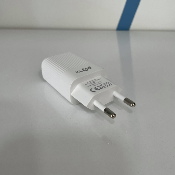 Incarcator de priza cu 2 Porturi USB, Intrare AC/DC 100 - 240 V, Port 1 1 A, Port 2 2.1 A, Alb