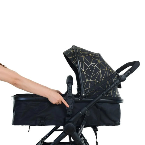 Cărucior 3 în 1 KIDOO – auto i-Size, landou, scaun sport și scoică auto. Suspensii, pliere rapidă, copertină extensibilă, centură 5 puncte. Ideal 0–36 luni. Sistem complet pentru părinți.